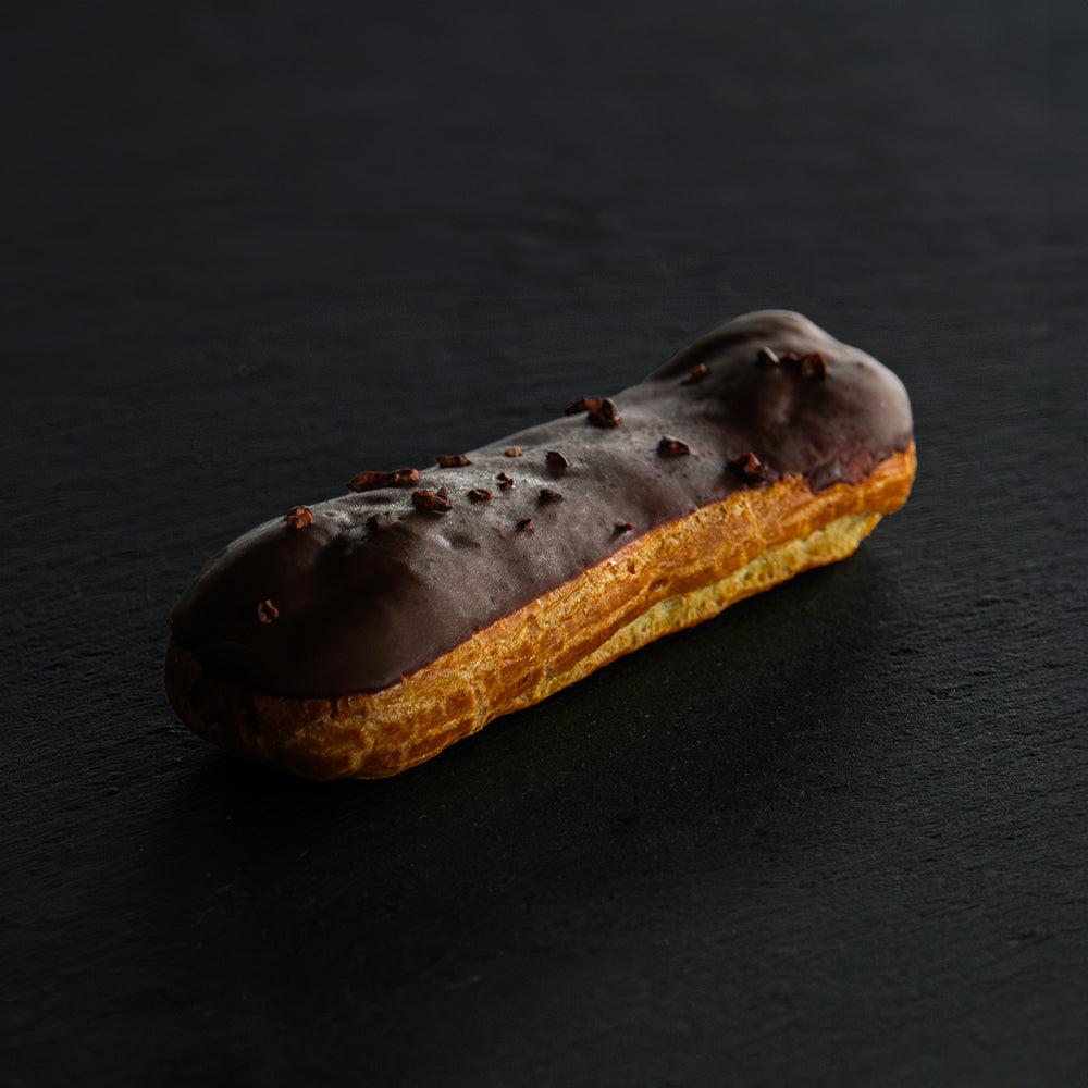Éclair au chocolat noir